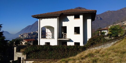 Villa con vista lago e giardino a Valsolda (Lago di Lugano)